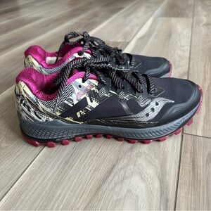 Saucony Peregrine 8 Ice+ Trail Running Shoes Women’s 9 Vibram Arctic Grip Hiking